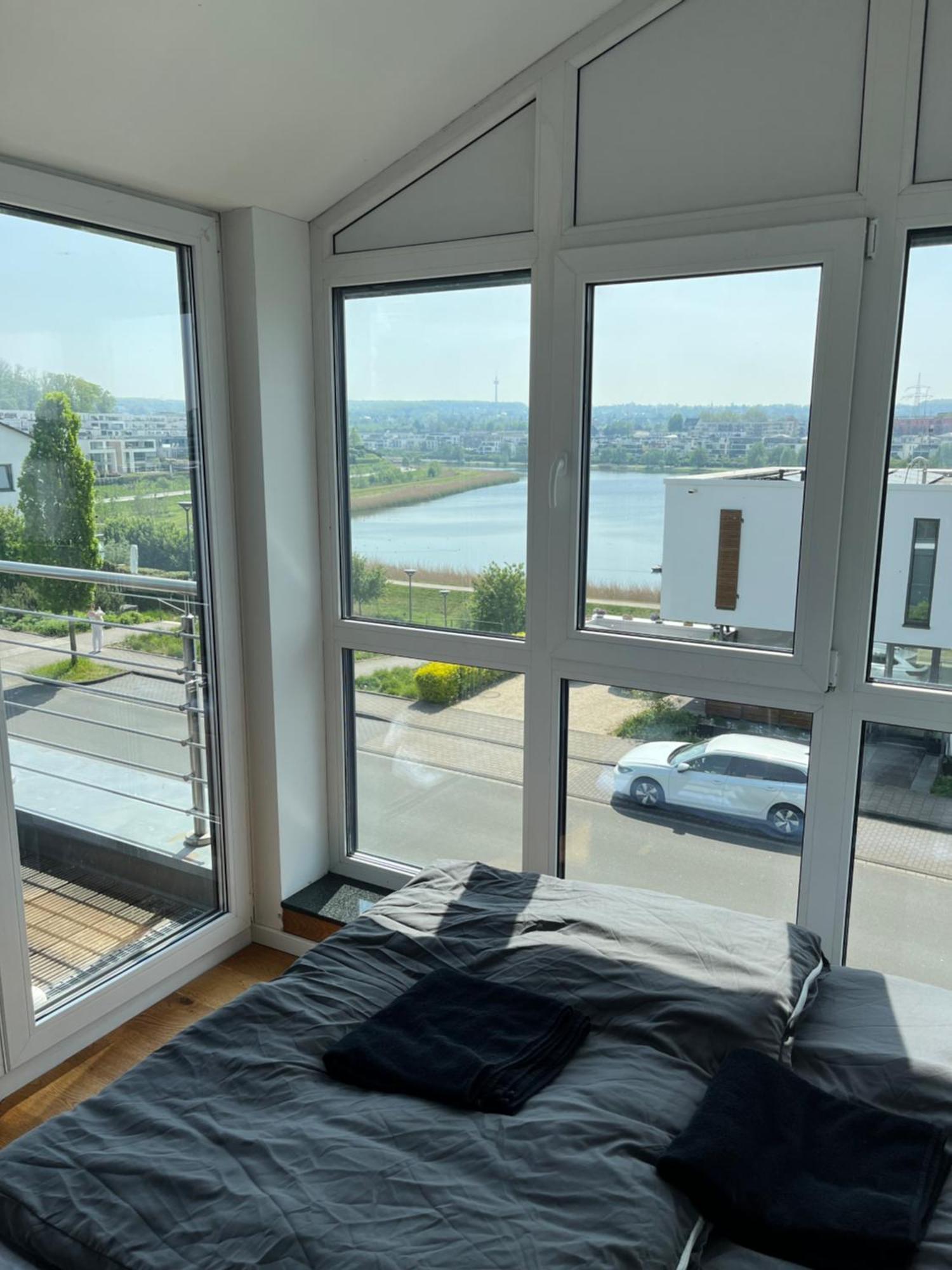 Haus Mit Panoramablick Auf Den Phoenixsee Dortmund Exteriör bild